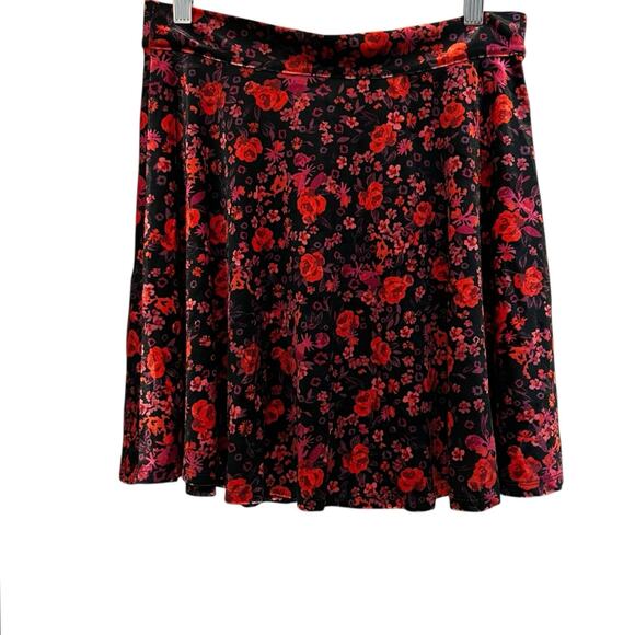 FRANCESCA'S MI AMI Velvet Flare Mini Skirt Red Black Sz S Whimsy Goth Retro - Picture 1 of 10